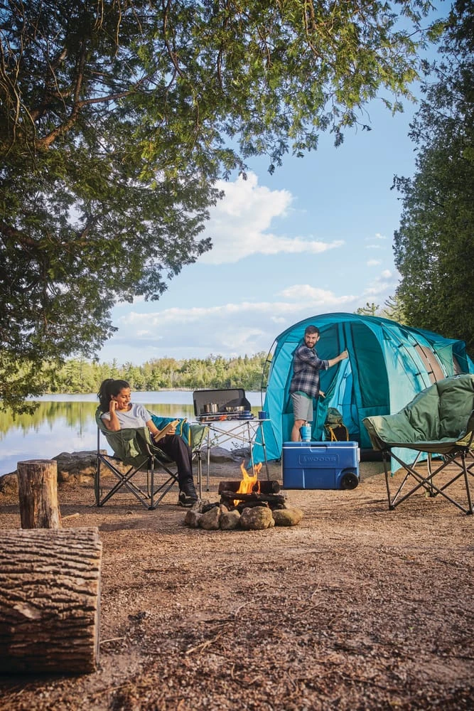 Woods Refuge 3-Season, 6-Person, 2-Room Easy Set-Up Camping Tent W/ Divider, Vestibule & Carry Bag 15 Woods Refuge 3-Season, 6-Person, 2-Room Easy Set-Up Camping Tent W/ Divider, Vestibule & Carry Bag - Image 13